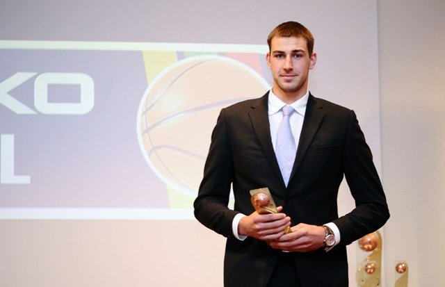 Persikėlimas į "Raptors" klubą J.Valančiūnui kainuos 5 milijonus litų